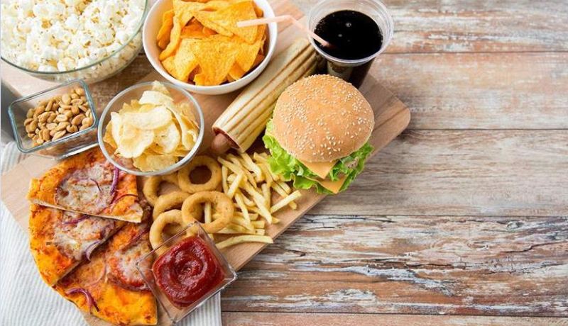 حذاري.. 10 أطعمة تقتلك ببطئ