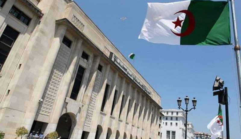 نواب البرلمان يصوتون بالأغلبية على مشروع قانون المحروقات