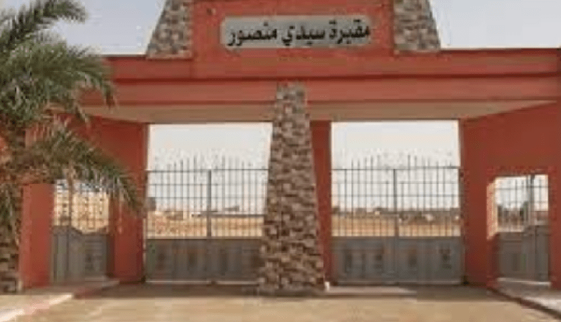 حارس مقبرة يلقي القبض على امرأتين حاولتا دفن “سحر أسود” في “المخادمة” بورڤلة