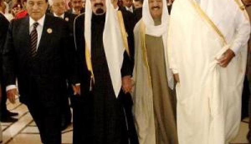 دول ” الاعتدال” تحتج على المشاركين في قمة الدوحة التي حضرها بوتفليقة