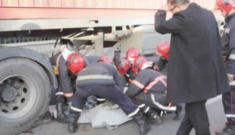 وفاة طفل تحت عجلات شاحنة في ميلة
