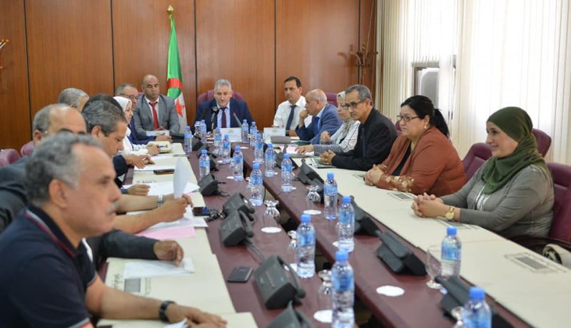 لجنة الشؤون القانونية بالبرلمان تجتمع لإثبات شغور منصب الرئيس