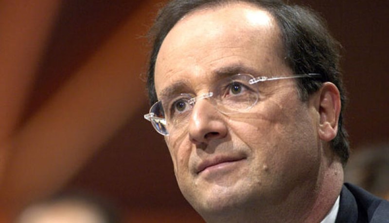 هولاند يدعو الى تكامل اقتصادي بين الجزائر و فرنسا