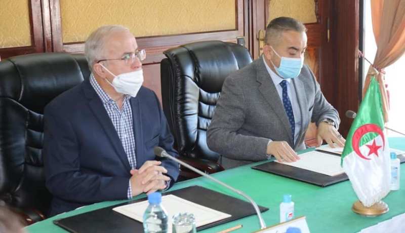 وزير الموارد المالية ووسيط الجمهورية يعقدان جلسة للتكفل بمشاكل المواطنين