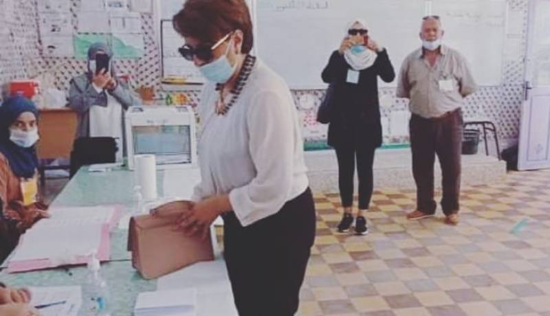 وزيرة الثقافة تُؤدي واجبها الإنتخابي وتُؤكد: المشاركة في رهانات الوطن واجب