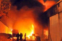 نشوب حريق في ثلاثة مصانع بالشراقة