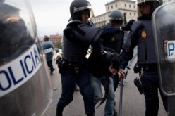 الشرطة الهولندية تعتقل مشتبها به وبحوزته أسلحة نارية