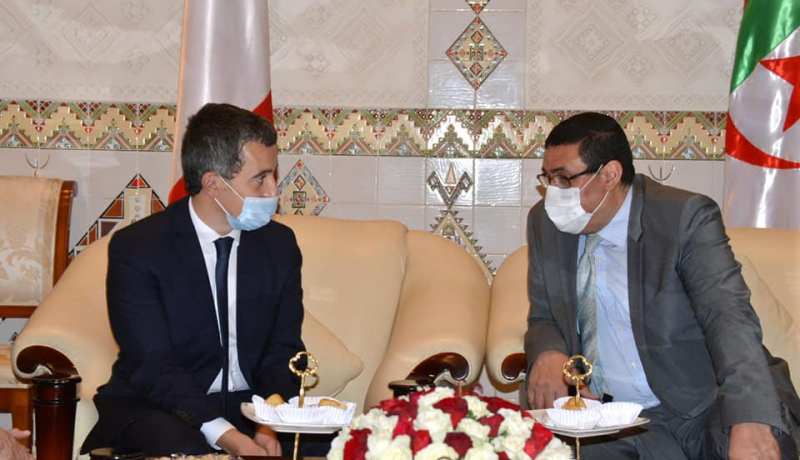 بالصور.. وصول وزير الداخلية الفرنسي إلى الجزائر