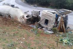 قتيلان في ارتطام سيارة بشاحنة ثم بشجرة في تلمسان