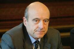 جوبيه: الحلف الاطلسي لن يتولى “القيادة السياسية” للتحالف في ليبيا