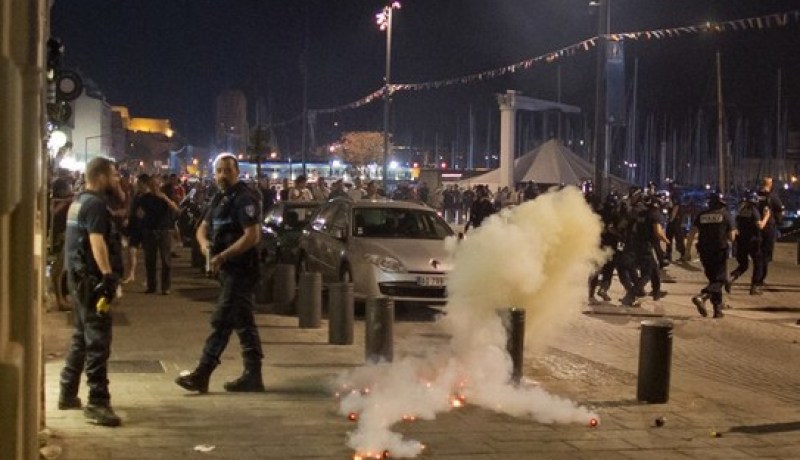 7 جرحى في شجار بين مشجعين فرنسيين وايرلنديين في نيس الفرنسية