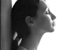 رغم أنه لا‮ ‬يصلح للزواج‮ .. ‬يهددني‮ ‬بالانتحار إن رفضته‮