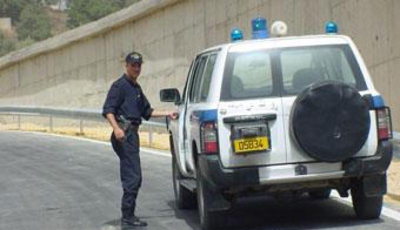 إصابة شرطيين بجروح بعد اصطدام سيارة سكير بحاجز أمني في العاصمة