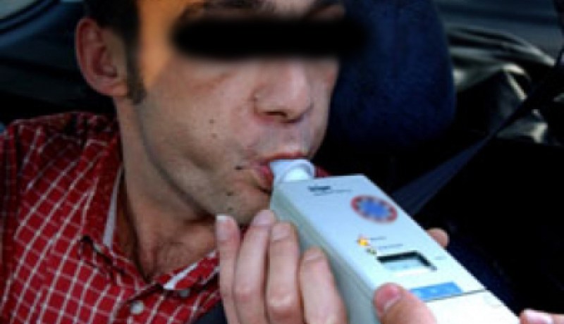 توقيف‮ ‬6‮ ‬شباب بتهمة القيادة في‮ ‬حالة سكر ليلة رأس السنة بالرمشي‮ ‬