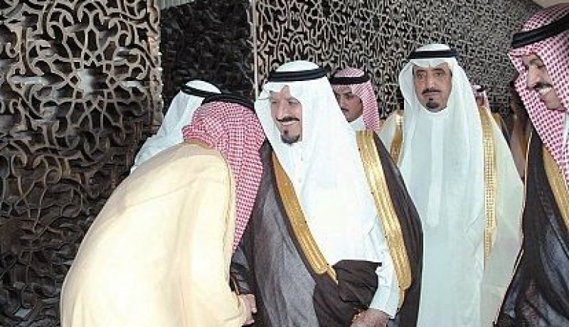 ليبي ينتحل صفة أمير سعودي ويزعم صداقة مع  بلخادم