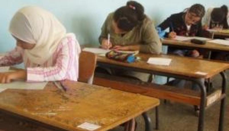 مترشحوا البكالوريا بشعار قلبي مقسوم بين زوج