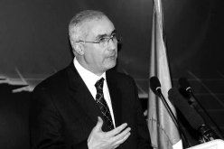 الوزير الأسبق عبد الرشيد بوكرزازة في ذمة الله