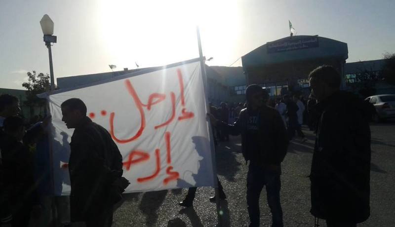 عمّال المؤسسة الاستشفائية بوقرة بولعراس في تبسة يرفعون شعار ارحل للمدير