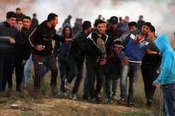 الإحتلال الصهيوني يتعمّد “القنص المباشر” للفلسطينيين