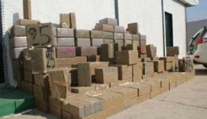 حجز 14 طنا من الكيف المعالج و30.907 قرصا مهلوسا خلال 2012 بالجنوب الغربي للبلاد