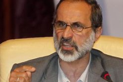 معاذ الخطيب يدعو طهران للمساعدة في استعادة الاستقرار بسوريا