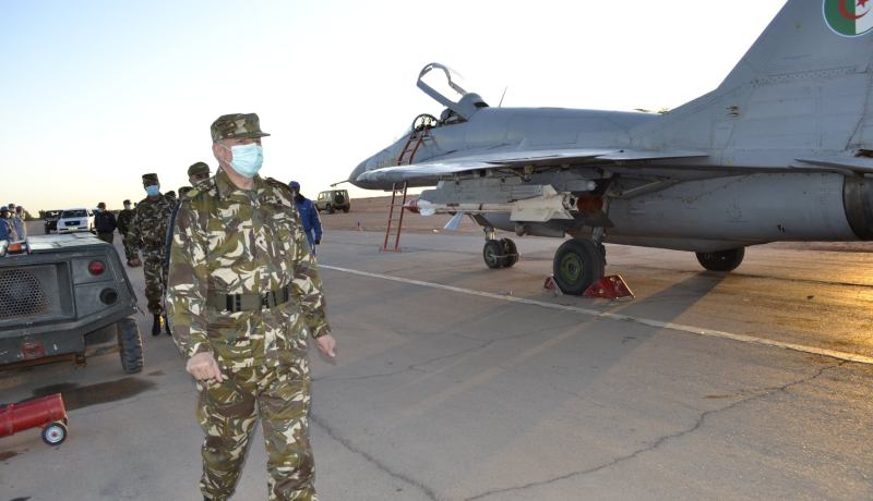 اللواء لعرابة السعيد في زيارة عمل وتفتيش إلى الوحدات الجوية المنتشرة بإقليم الناحية العسكرية الثالثة