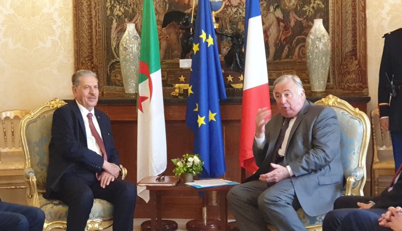 قوجيل يتلقى مكالمة هاتفية من رئيس مجلس الشيوخ الفرنسي ويؤكد رفض الجزائر لأي تدخل في شؤونها