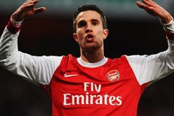 رئيس ارسنال  لن ينجح أي ناد في إغراء فان بيرسي للرحيل عن الفريق