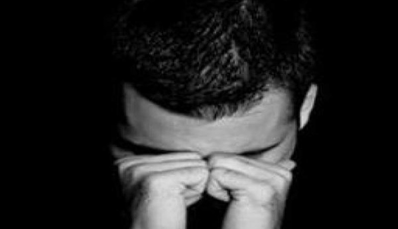 دموع الرجال لا تمسحها المناديل