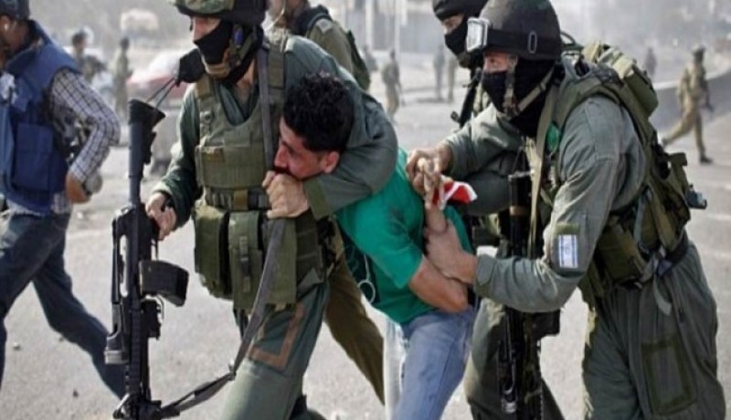 قوات الإحتلال الإسرائيلي تعتقل 12 فلسطينيا بالضفة الغربية