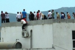 أعوان أمن يهددون بانتحار جماعي في مبنى ولاية تيزي وزو