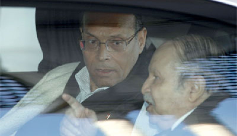 بوتفليقة يبعث ببرقية تعزية إلى المرزوقي إثر الاعتداء الإرهابي على الضباط والجنود في جبل الشعانبي