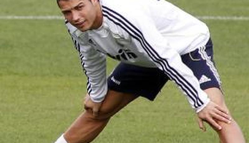 الطاقم الطبي لمنتخب البرتغال يؤكد إصابة النجم كرستيانو رونالدو