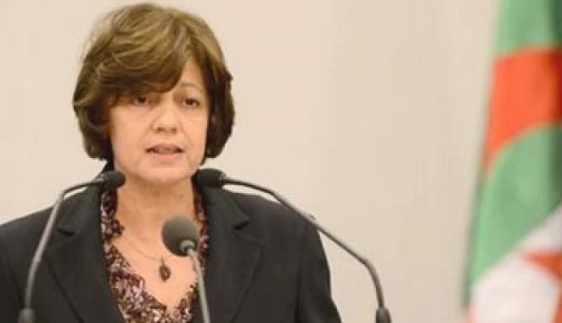 سعاد بن جاب الله تدعو الحرفيات المؤهلات إلى الإسهام في تأهيل وتكوين المرأة