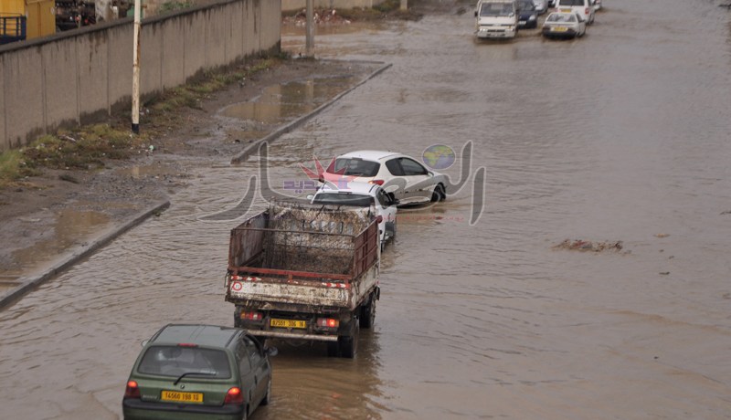 الإضطرابات الجوية الأخيرة تسبب في 12 حادث مرور بالجزائر العاصمة