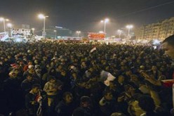 آلاف المصريين يحتشدون في جمعة العزة والكرامة للمطالبة برحيل المجلس العسكري