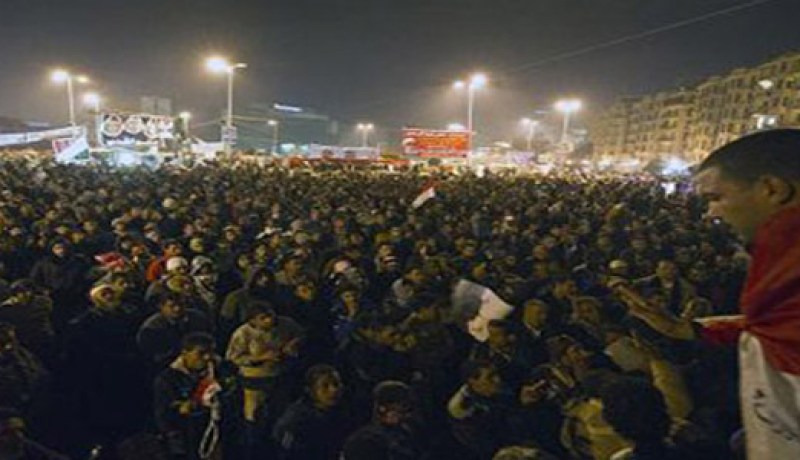 آلاف المصريين يحتشدون في جمعة العزة والكرامة للمطالبة برحيل المجلس العسكري