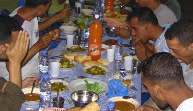 وجبات غذائية ساخنة لفائدة المحتاجين بوهران