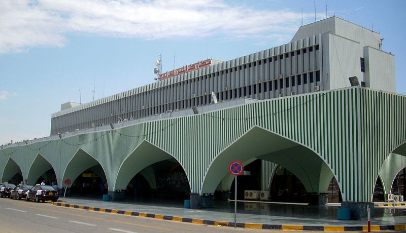 مسلحون يغلقون مطار طرابلس ويشتبكون مع قوات الأمن
