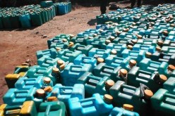 إحباط محاولة تهريب 2000 لتر من الوقود و3000 كيس من التبغ بتلمسان