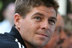 ستيفان جيرارد يتوج بجائز أفضل لاعب إنجليزي لعام 2012