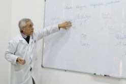 الوزير شيتور يقدم الدرس الثاني في الهندسة الكيميائية عبر البث المباشر