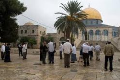 مجلس الوزراء الفلسطيني يستنكر اقتحام باحات المسجد الأقصى