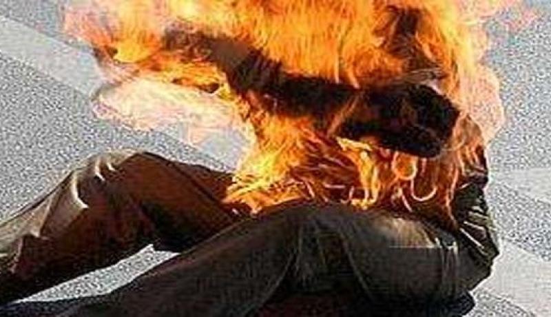 شاب يضرم النار في جسدي شقيقه و ابن عمه باستعمال البنزين لمنعهما دخوله المنزل سكرانا بالغزوات في تلمسان