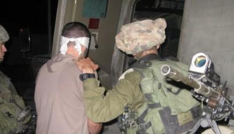الجيش الاسرائيلي يقتحم منزل نائب من حماس معتقل في اسرائيل ويصادر سيارته الخاصة