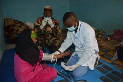 بشار تندوف وأدرار.. حملة تلقيح ضد الأنفلونزا الموسمية والكشف عن كورونا لسكان المناطق النائية