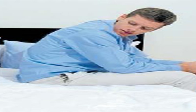 هل أقبل بجرح كبريائي‮ ‬وأتزوّجها من أجل مالها