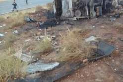 ثلاثة وثلاثون قتيلا في حادث مرور بين حافلة لنقل المسافرين وشاحنة بالأغواط
