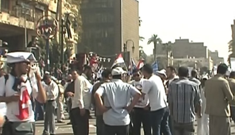 مئات المتظاهرين الإسلاميين ينزلون لميدان التحرير للمطالبة بإجراء الانتخابات الرئاسية في موعدها
