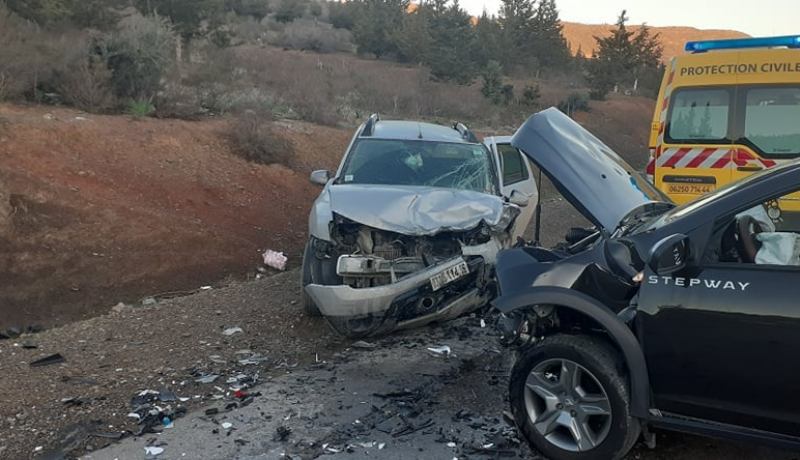 3 ضحايا في حادث اصطدام سيارتين في عين الدفلى